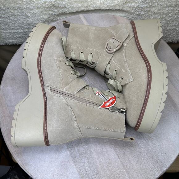 Blondo Women’s Grayce Boots Size 10 Beige Lug Sole Lace Up Block Heel Waterproof - Picture 12 of 16